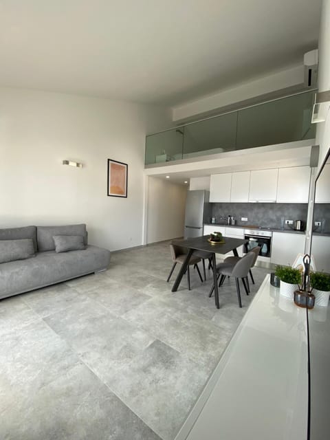 Kitchen or kitchenette, Living room, Dining area, Bedroom