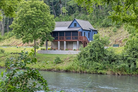 at E's House in Cullowhee