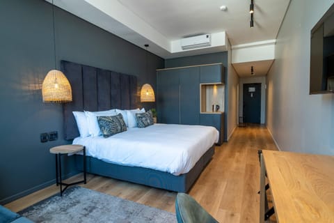 Bed, TV and multimedia, Photo of the whole room, Bedroom, air conditioner