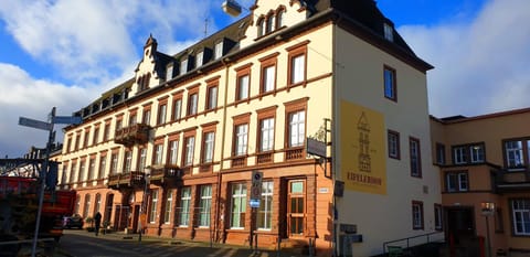Property building, Area and facilities