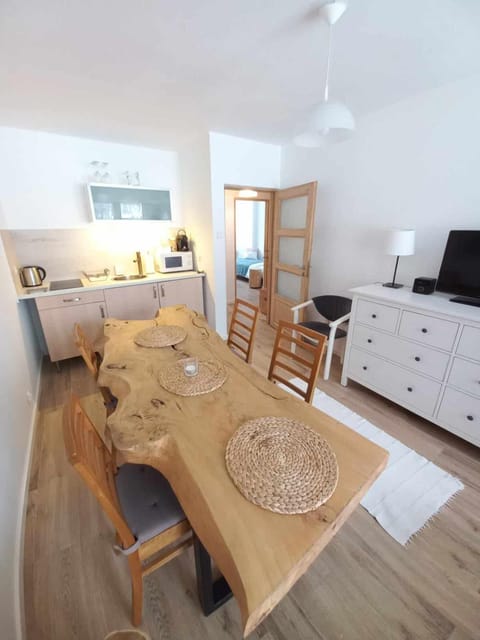 TV and multimedia, Kitchen or kitchenette, Living room, Seating area