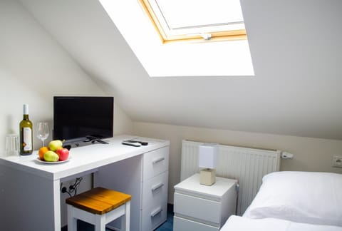 TV and multimedia, Photo of the whole room