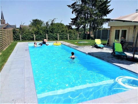 Swimming pool, Swimming pool