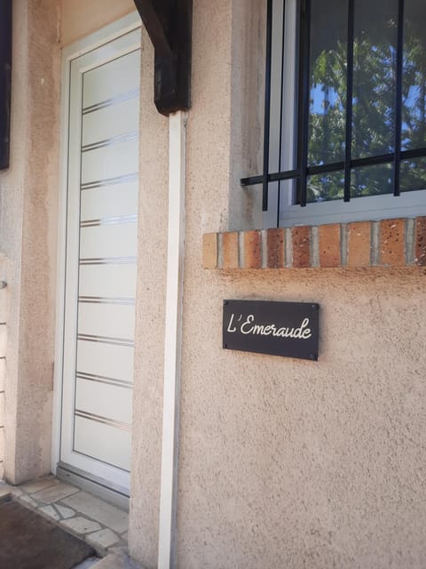 AlloAppartMeublé_L'émeraude Apartment in Sartrouville