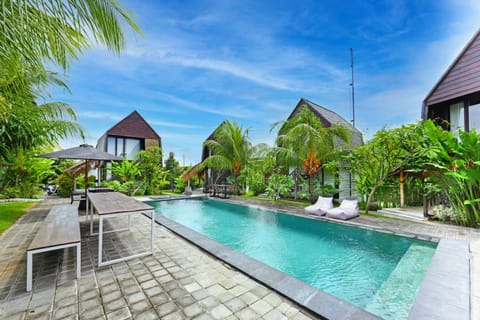 Property building, Swimming pool