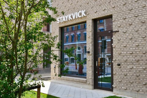 Facade/entrance, Day, Summer, Floor plan, On site