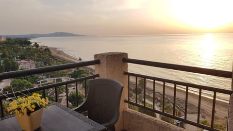 View (from property/room), Sea view, Sunrise