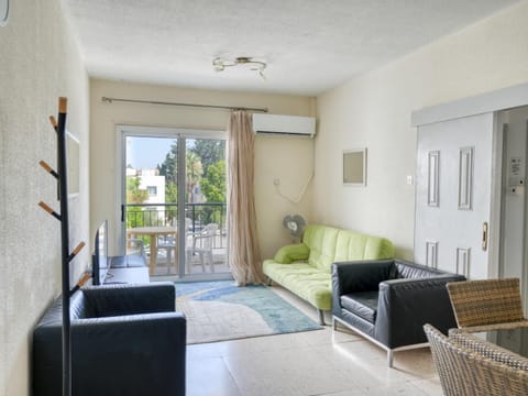 Living room, Seating area, air conditioner