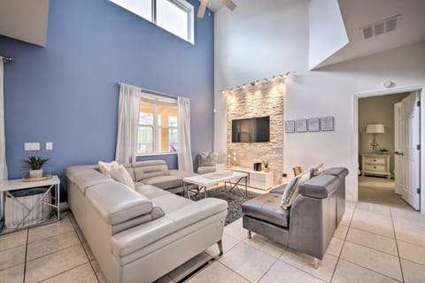 13 Mi to Parks Davenport Home with Pool and Game Room Villa in Loughman