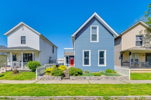 1 Mi to Dtown and Lucas Oil Stadium Home in Indy! House in Indianapolis