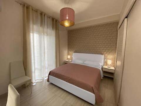 Bed, Photo of the whole room, Decorative detail