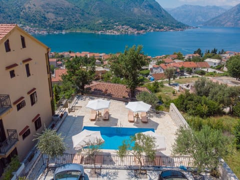 Property building, Swimming pool