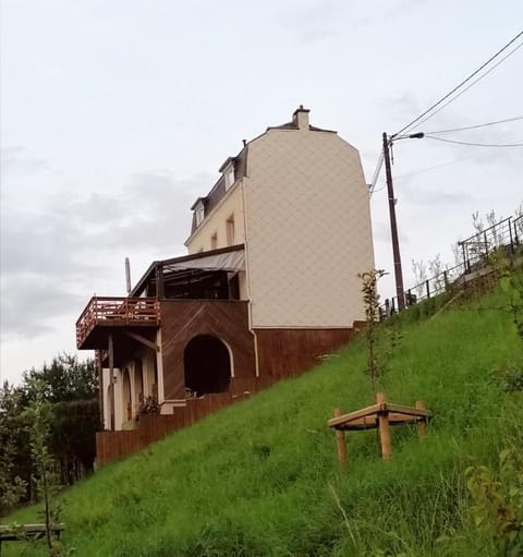 Property building, View (from property/room)