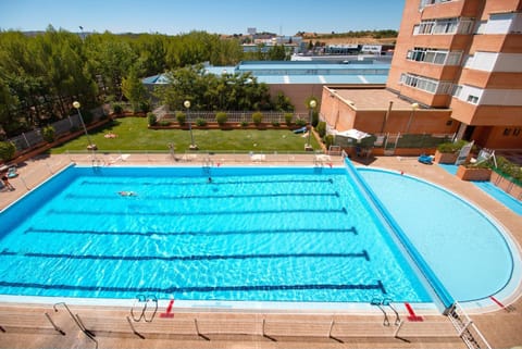 Swimming pool, Swimming pool