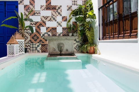 Property building, Swimming pool, Swimming pool