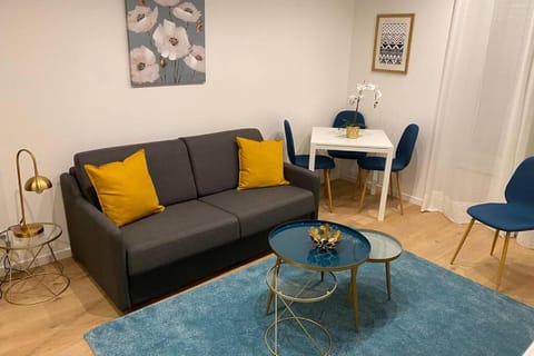 Stylist and cosy appartement in Montparnasse Apartment in Paris