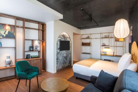 Photo of the whole room, On site