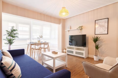 TV and multimedia, Living room, Dining area