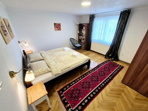 Apartman Alemina - mirna lokacija blizu centra, priroda i privatnost Apartment in Lika-Senj County