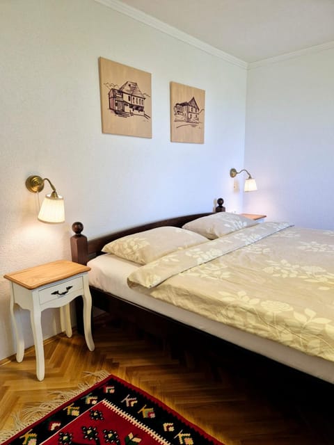 Apartman Alemina - mirna lokacija blizu centra, priroda i privatnost Apartment in Lika-Senj County