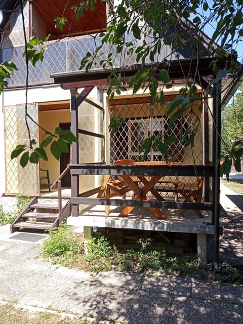 Property building, Balcony/Terrace