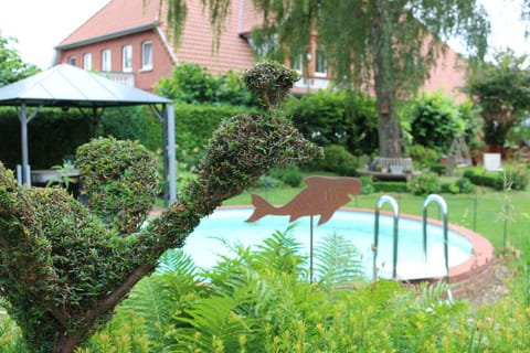 Garden, Swimming pool, Swimming pool