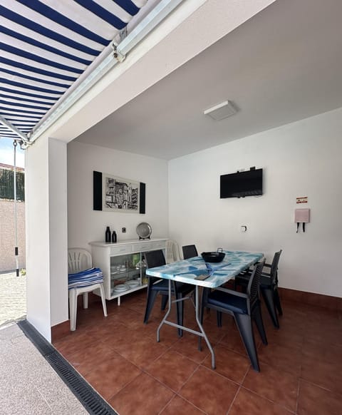 Communal lounge/ TV room, TV and multimedia, Evening entertainment