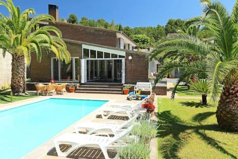 Property building, Swimming pool, Swimming pool