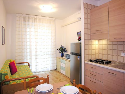 TV and multimedia, Kitchen or kitchenette, Living room, Dining area