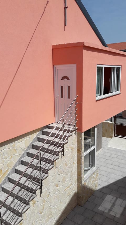 Holiday House Fantasy With Pool House in Šibenik