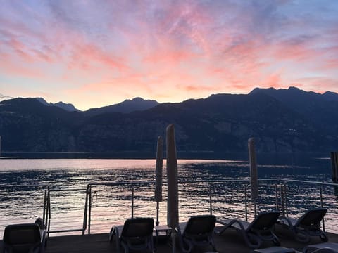 Natural landscape, Balcony/Terrace, Lake view, Mountain view, Sunset