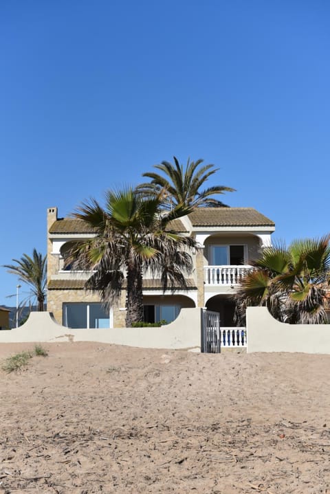 Beach House Villa Roca House in Ribera Baixa
