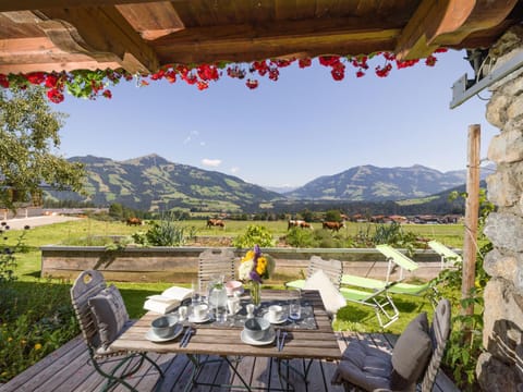 Natural landscape, Summer, Garden, Balcony/Terrace, Seating area, Dining area, Mountain view