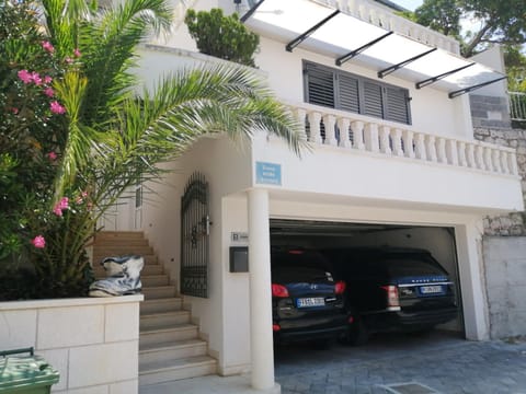Facade/entrance, Parking