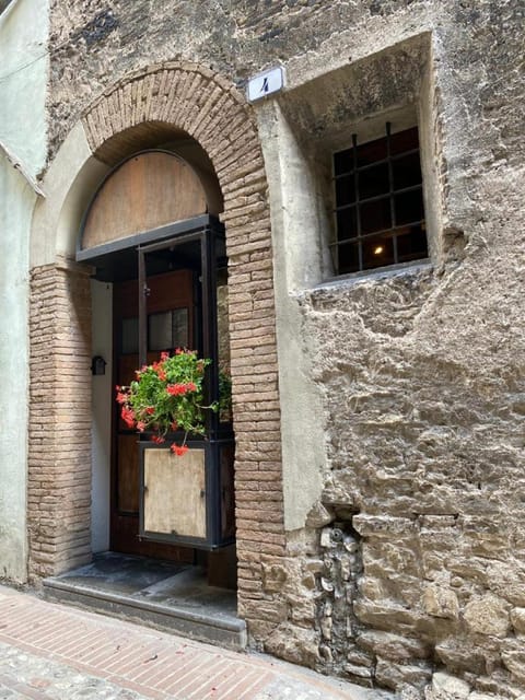 Montella 2 Apartment in Spoleto