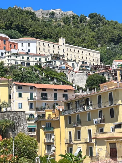 Luciani 33 luxury rooms Bed and Breakfast in Salerno