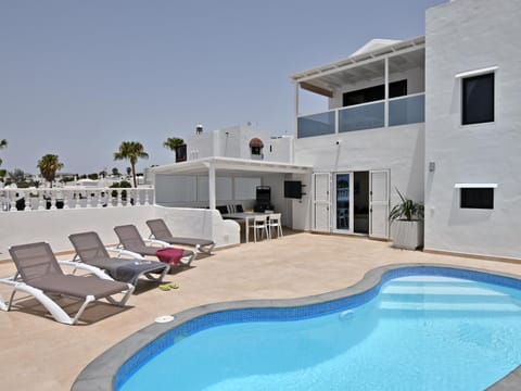 Property building, Swimming pool, Swimming pool