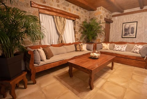 Living room, Decorative detail, Seating area