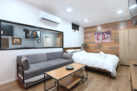 TV and multimedia, Living room, Photo of the whole room, Bedroom, wardrobe, air conditioner