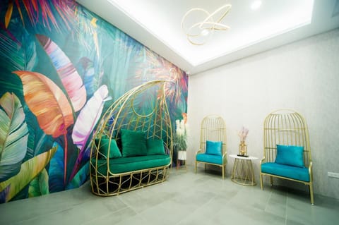Communal lounge/ TV room