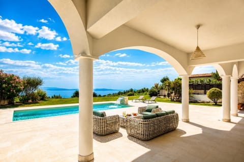 Patio, Day, Natural landscape, Garden, View (from property/room), Balcony/Terrace, Garden view, Pool view, Sea view, Swimming pool, sunbed
