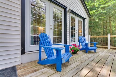 East Otis Vacation Rental with Private Deck and BBQ! House in Otis