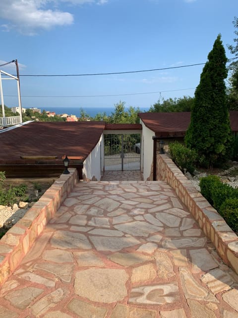 Sunray Guest House, Private Rooms & Apartment with Lovely Sea View Bed and Breakfast in Varna