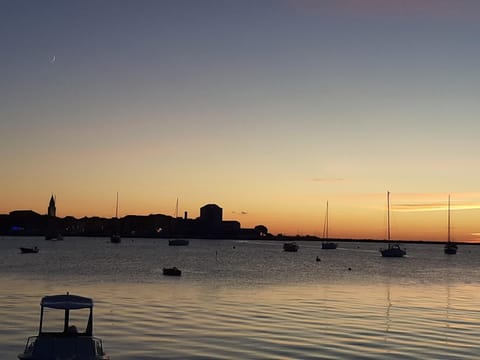 Nearby landmark, Location, wedding