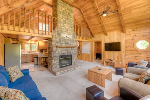 Latitude Adjustment House in Lake Anna