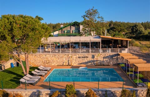Property building, Swimming pool