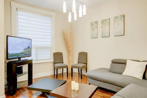 JstLikeHome - Central Suite Apartment in Gatineau