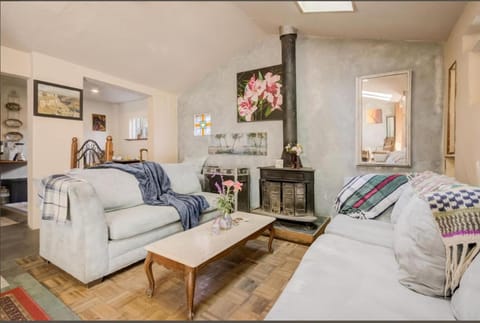 Hillmont paradise Apartment in Oakland