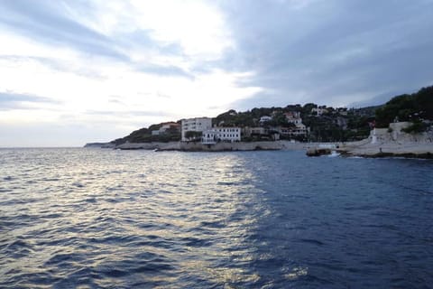 vue cap canaille et proche centre Apartment in Cassis