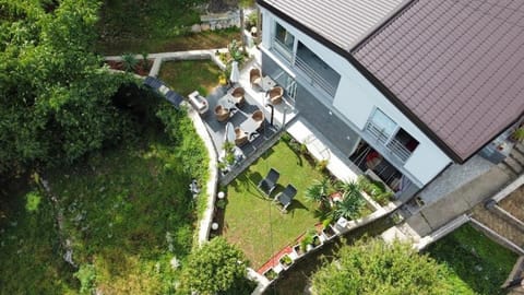 Property building, Day, Natural landscape, Garden, Garden view